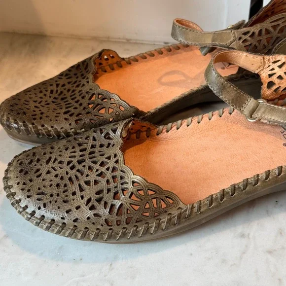 Pikolinos Mary Jane Flats Womens 38 Olive Green Leather Laser Cut Boho *Read - Picture 2 of 11